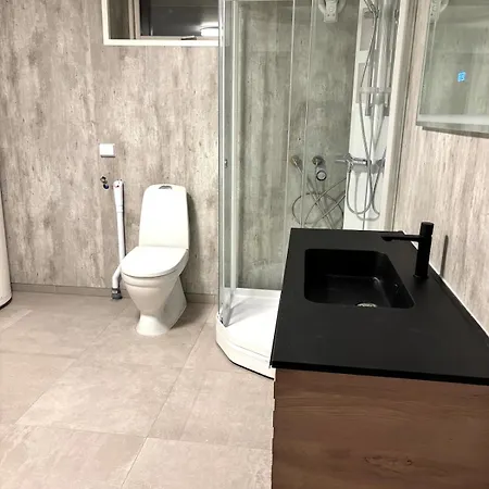 Appartement Newly Renovated Modern 4-room - Centrally Located! *
