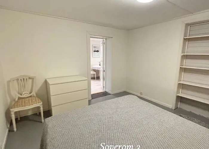 Newly Renovated Modern 4-room - Centrally Located! بودو