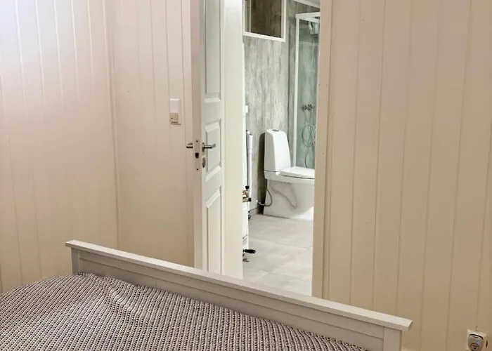 شقة Newly Renovated Modern 4-room - Centrally Located!
