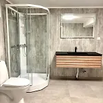 Newly Renovated Modern 4-room - Centrally Located! *